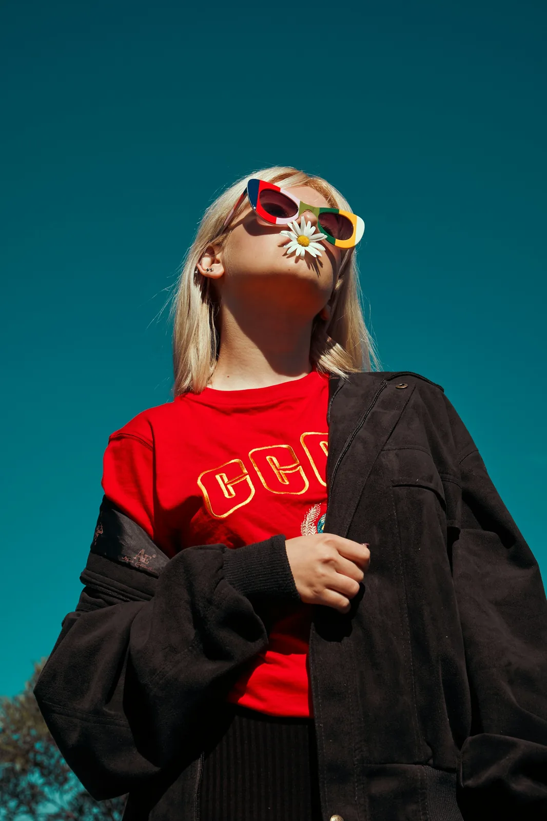 Model wearing a fall look for the new-season sitewide sale campaign
